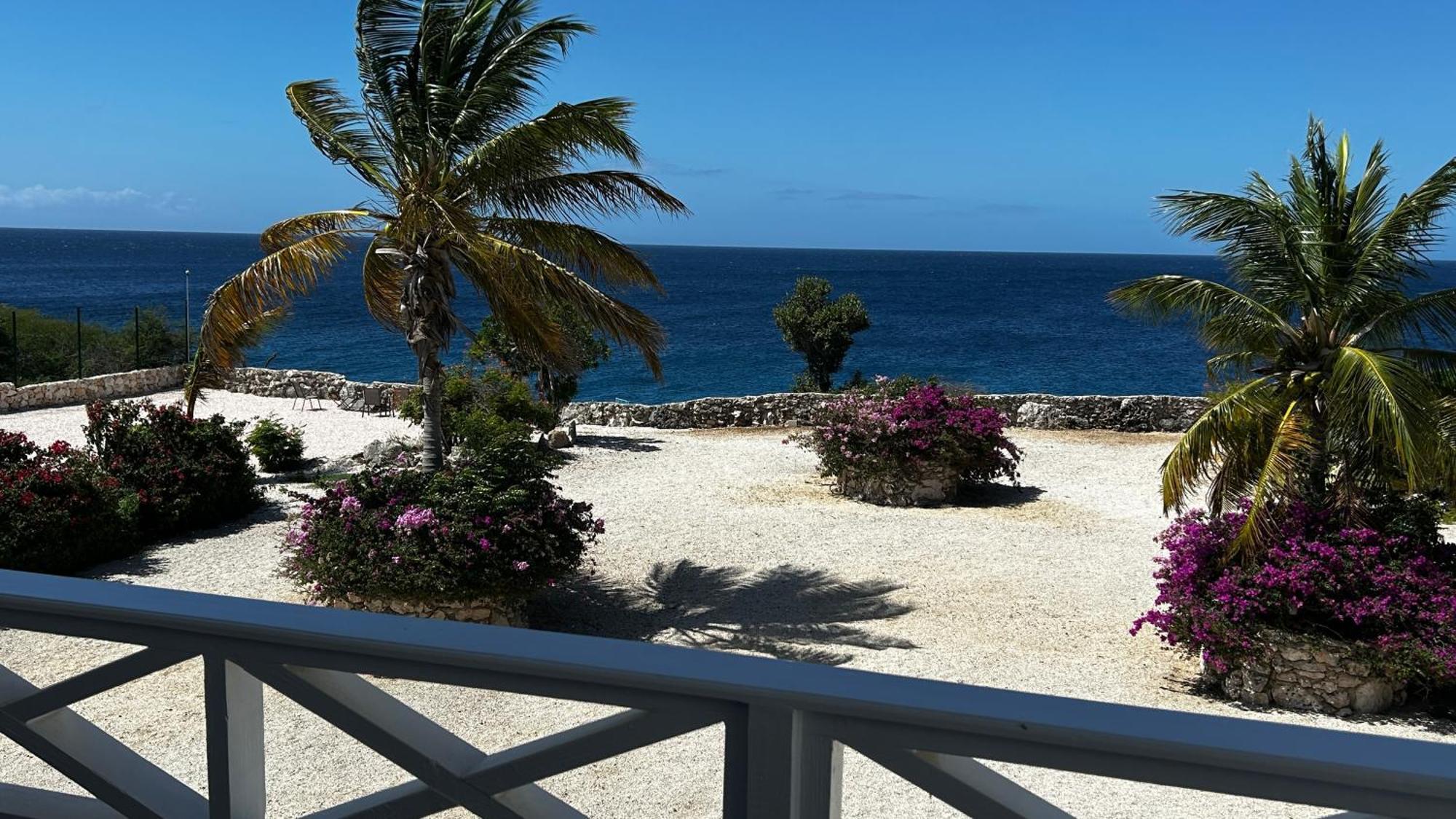 Marazul Dive Resort. 3 Bedroom Seafront House. Dive, Snorkel, Enjoy Amazing Sunsets Westpunt Экстерьер фото